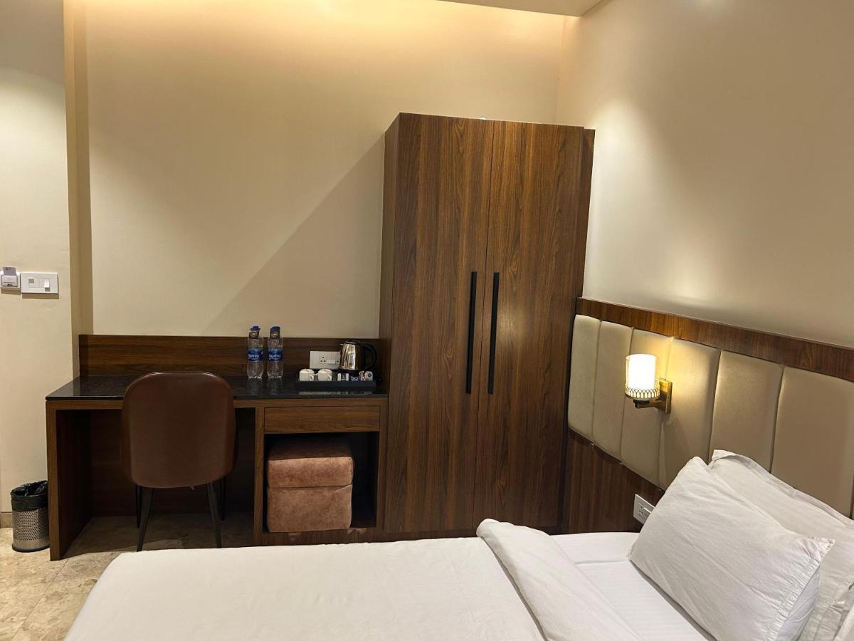 The Imperial Prime Clarks Inn Suites, Bhilwara Exterior photo