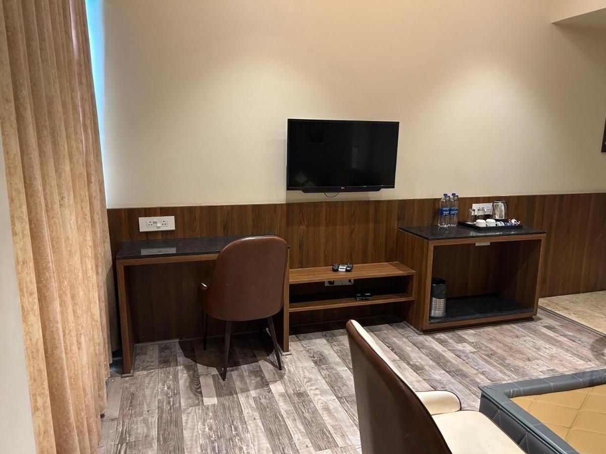 The Imperial Prime Clarks Inn Suites, Bhilwara Exterior photo